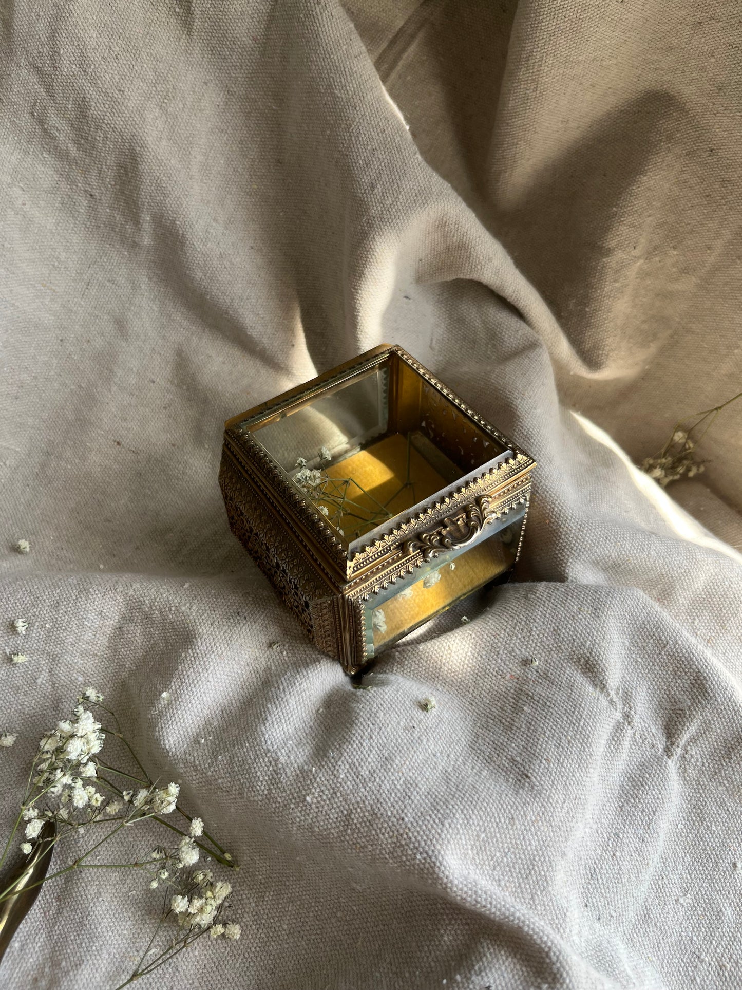 ANTIQUE Ormolu Box Casket - Ornate Glass & Brass Jewelry Box – Filigree Footed Trinket Box