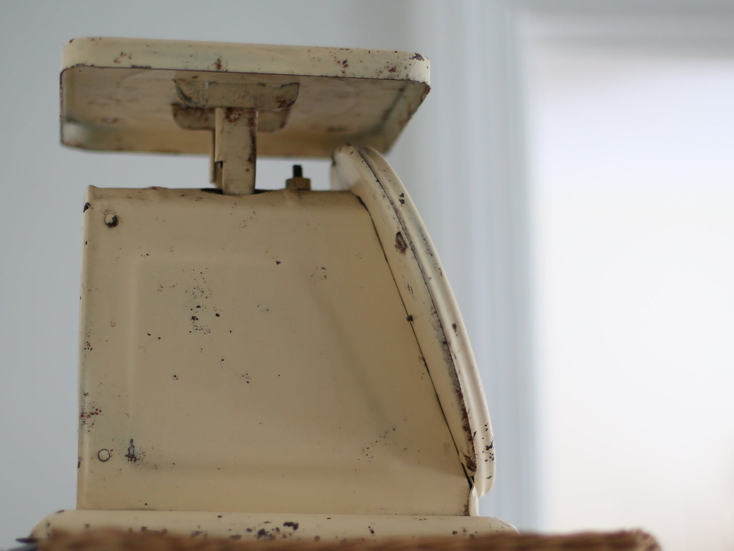 Playful Vintage Kitchen Scale