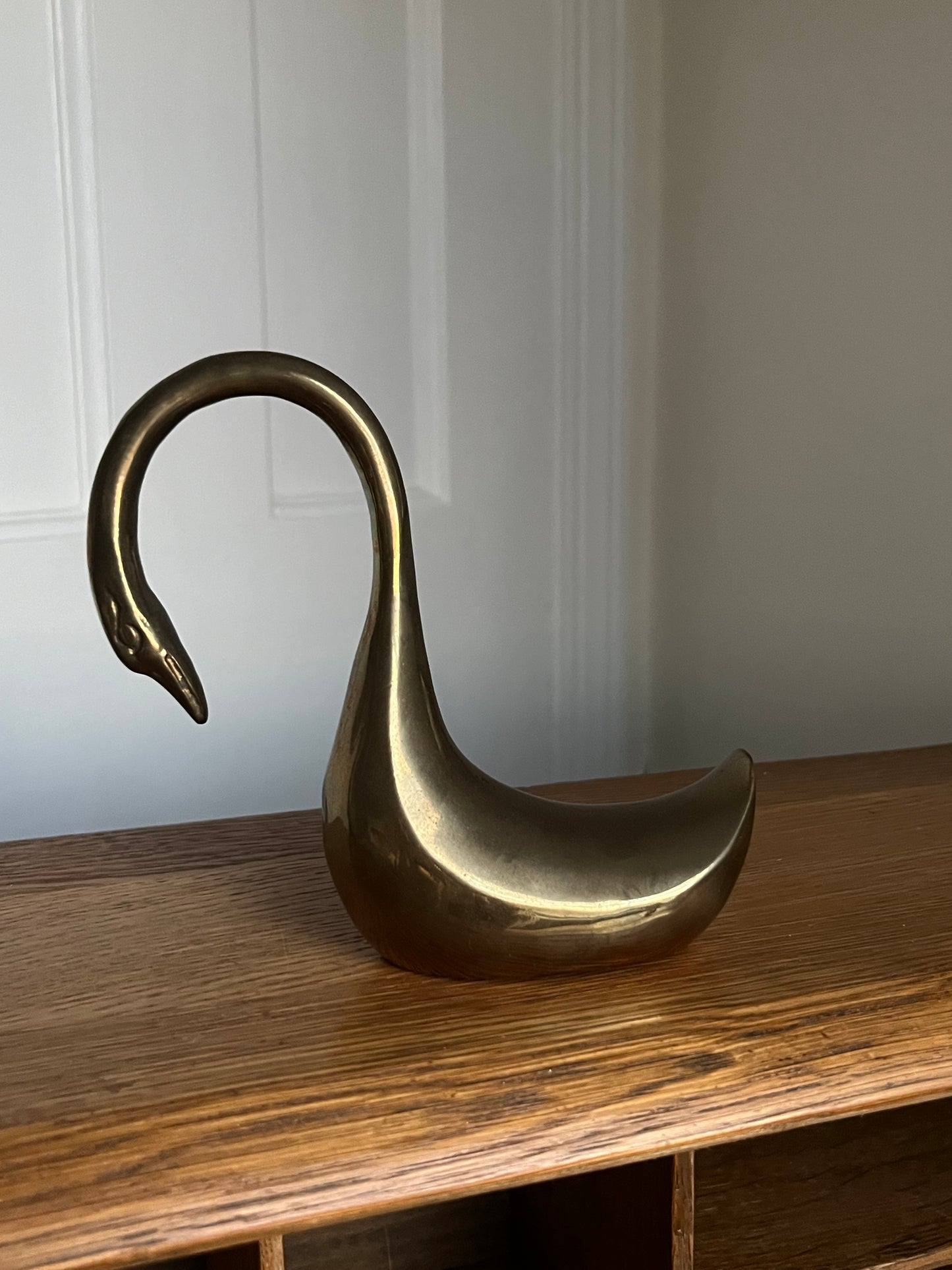 Vintage Brass Swan Sculptures – Elegant Mid-Century Modern Hollywood Regency Decor
