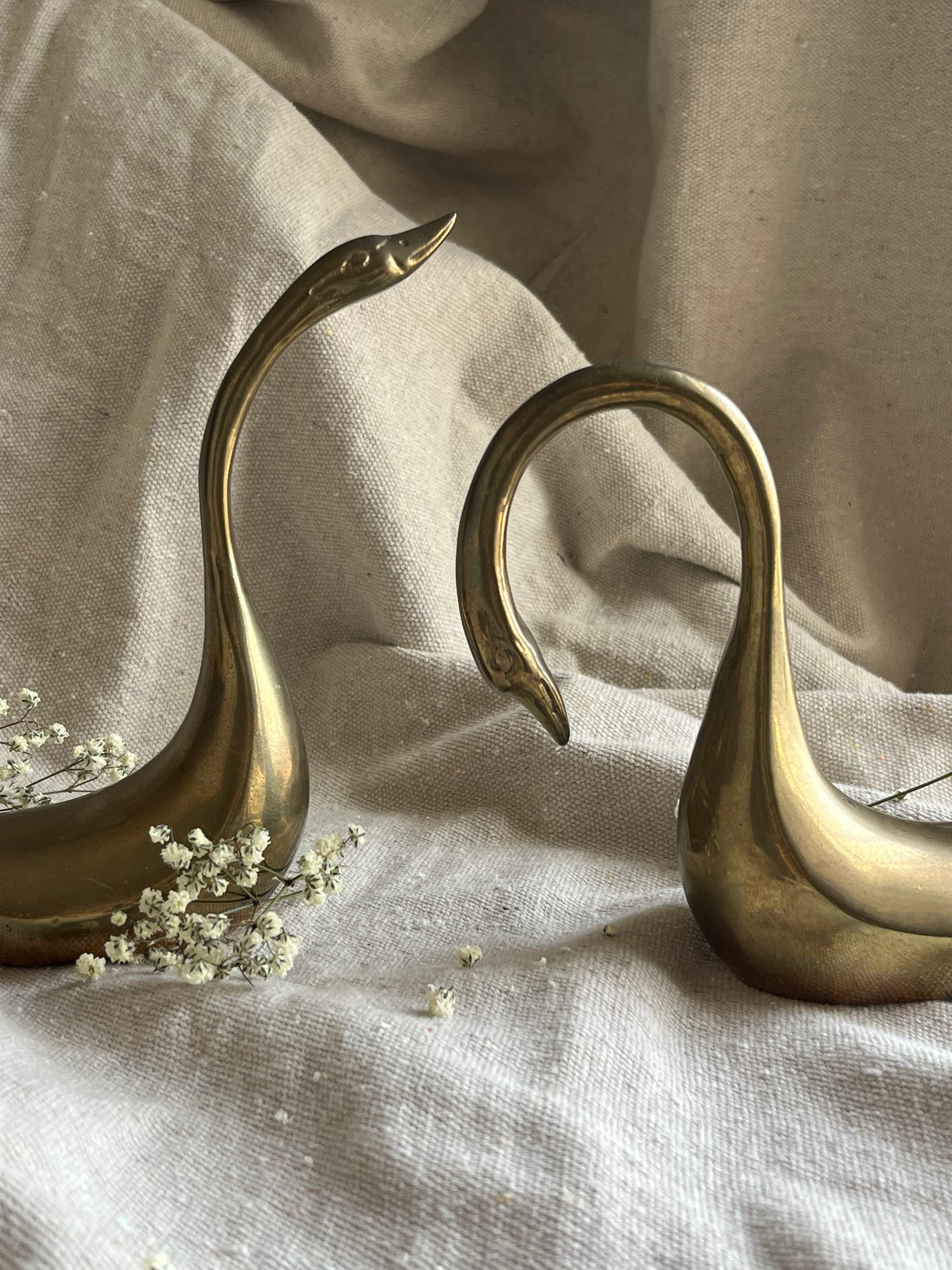 Vintage Brass Swan Sculptures – Elegant Mid-Century Modern Hollywood Regency Decor