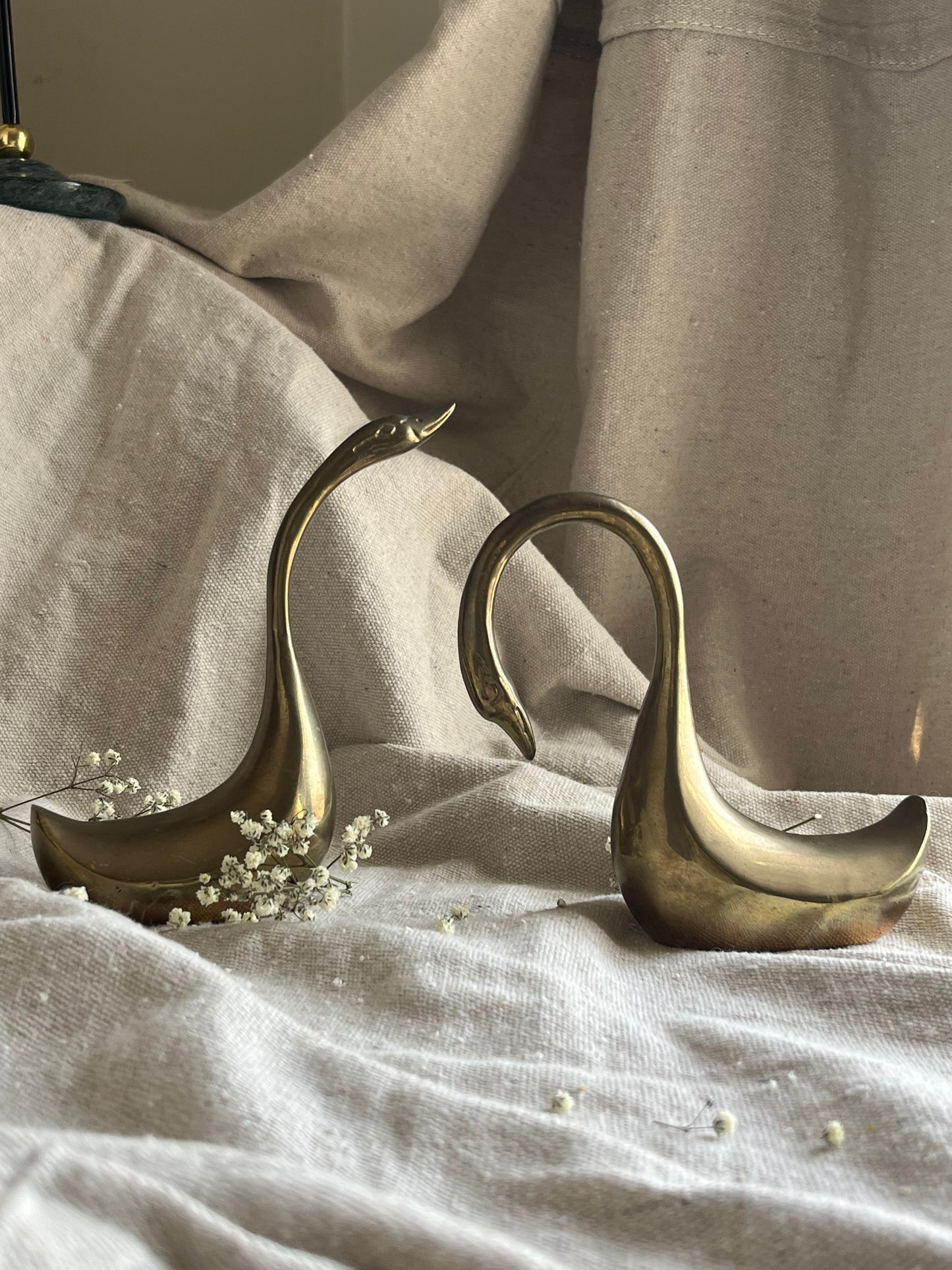 Vintage Brass Swan Sculptures – Elegant Mid-Century Modern Hollywood Regency Decor