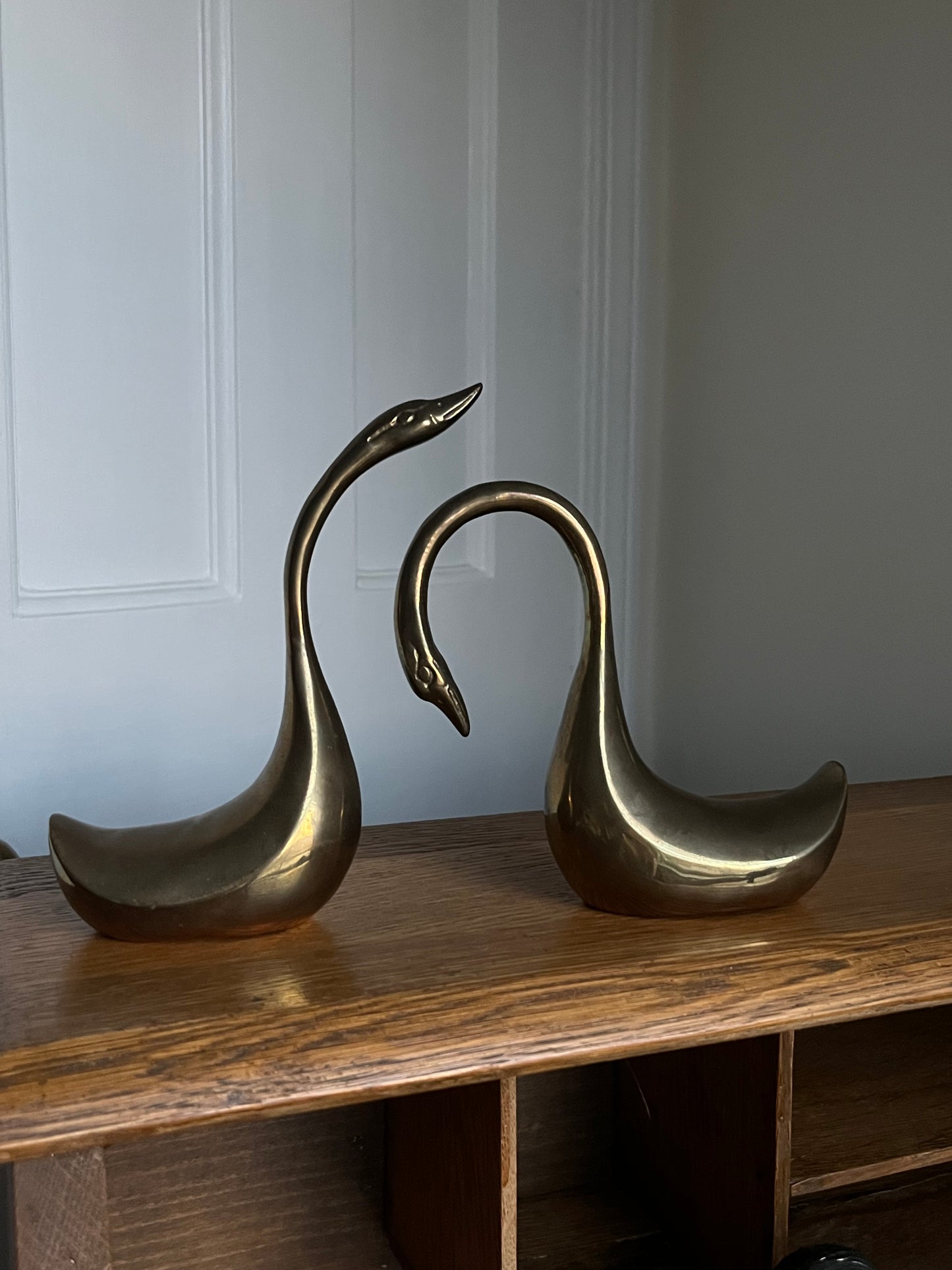 Vintage Brass Swan Sculptures – Elegant Mid-Century Modern Hollywood Regency Decor
