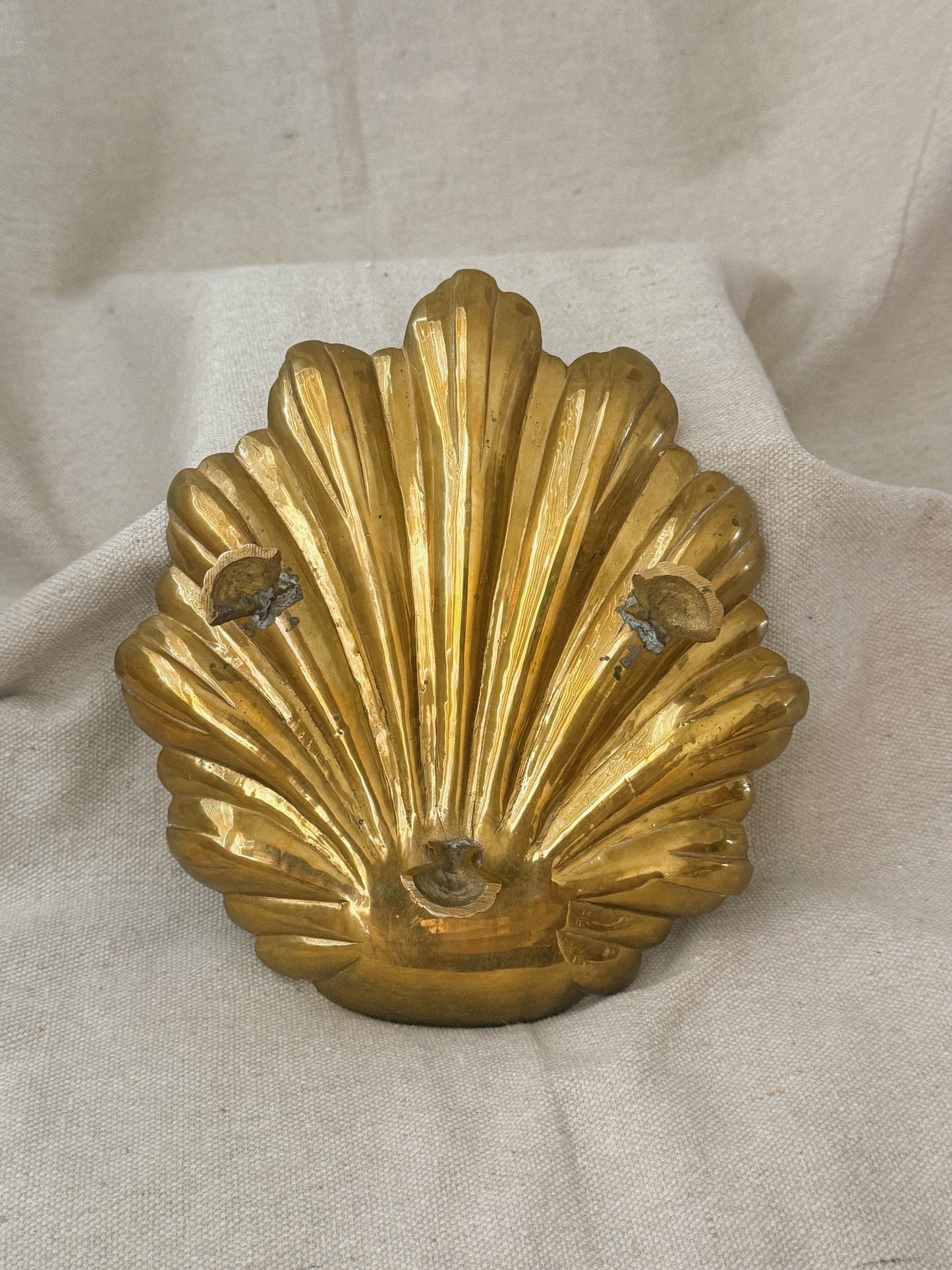 1970s Italian Raymor Style
Handcrafted Solid Brass Seashell
Footed Dish Bowl Catchall