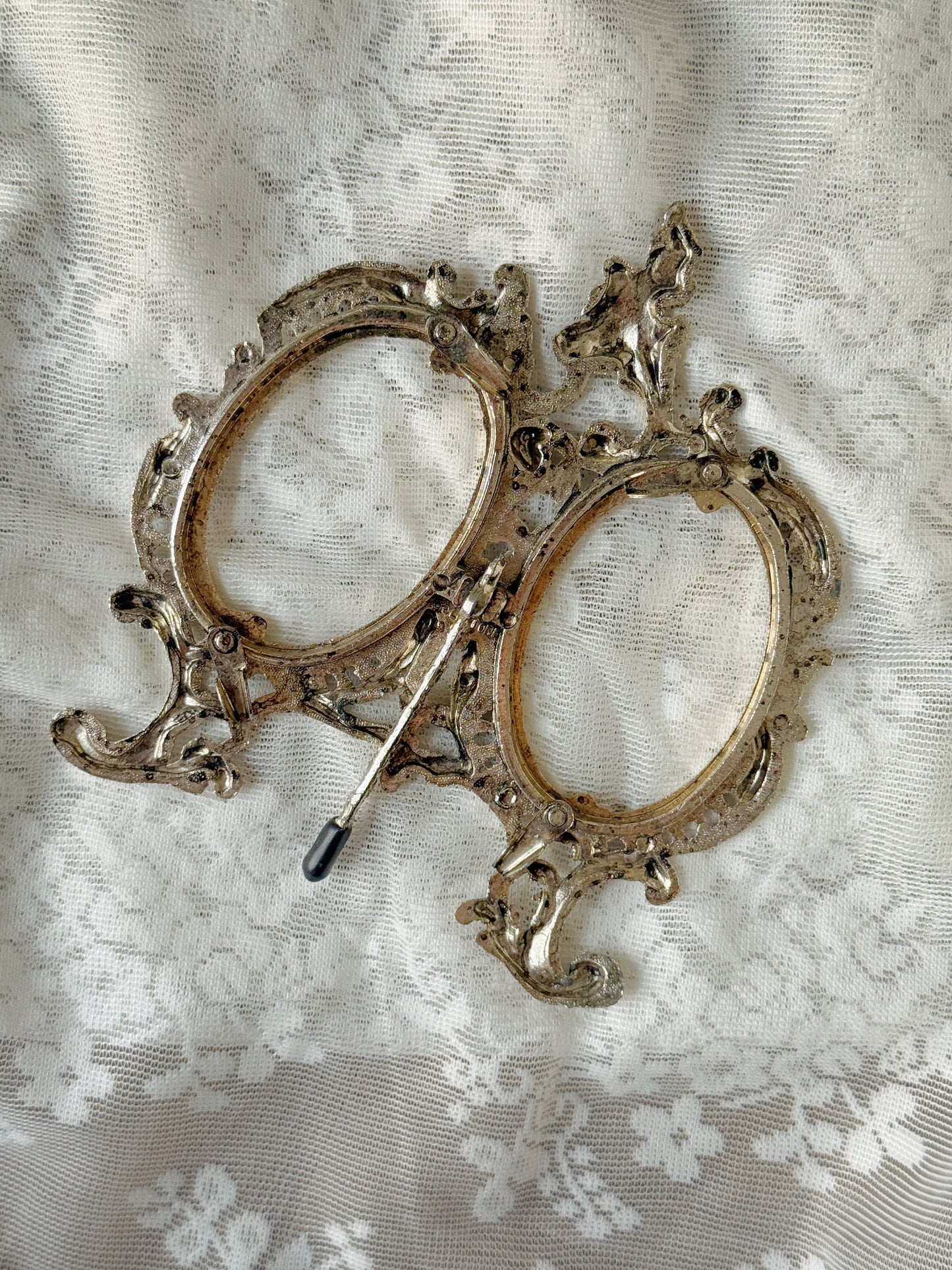Mini Antiqued Silver Victorian Scrolled Double Oval Picture Frame