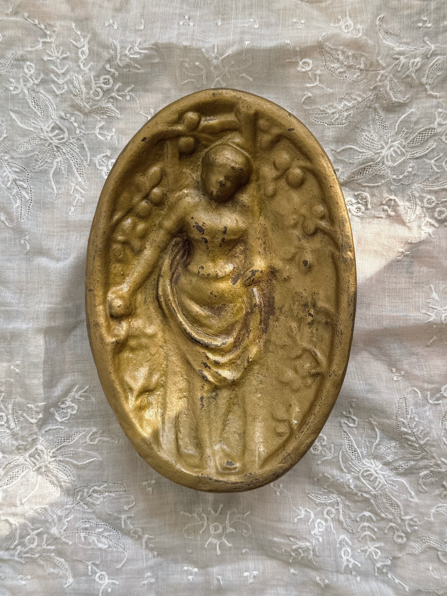 Cheeky Gilted Cast Iron Dish