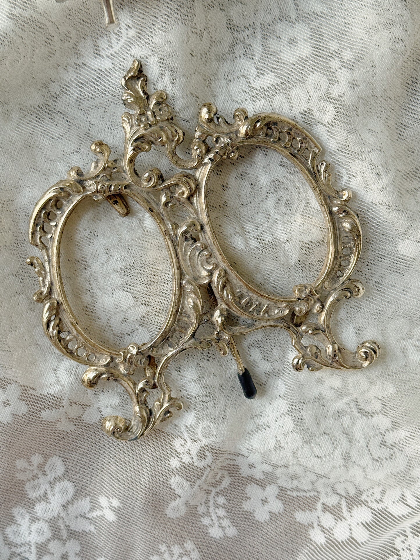 Mini Antiqued Silver Victorian Scrolled Double Oval Picture Frame
